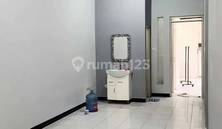 Rumah Include Waterheater dan Kitchen Set di Taman Holis Indah