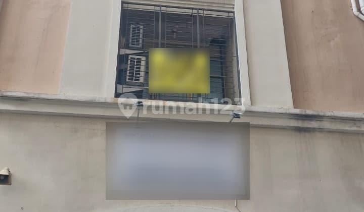 Quick Sale of Shop House in Gajah Mada