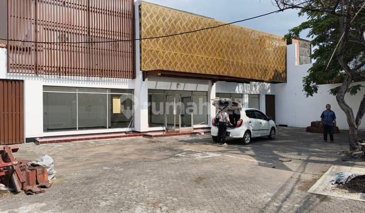 Bangunan Usaha Rayabgubeng Surabaya Pusat untuk Klinikkantor