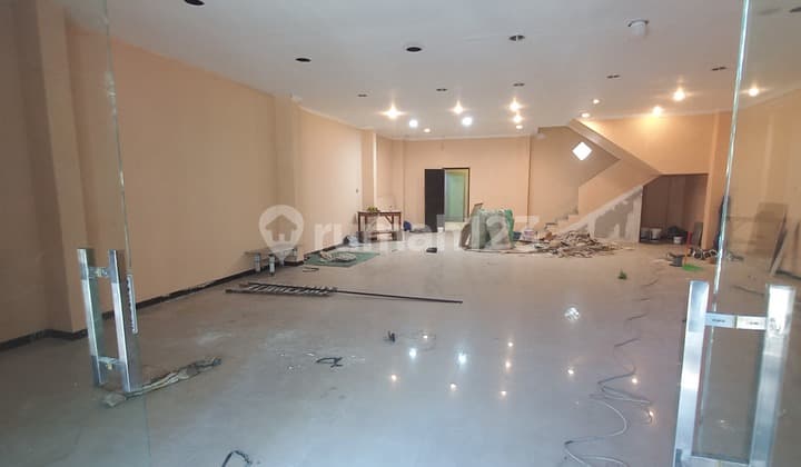 Ruko Bangunan Komersial Kertajaya 3 Lantai Bagus Strategis