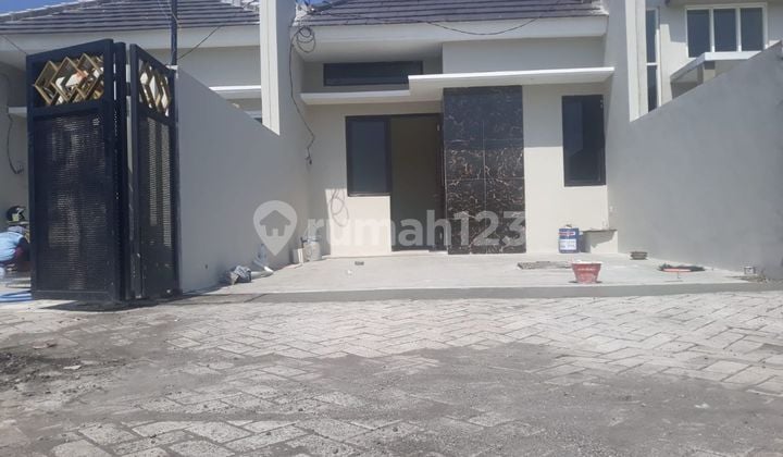 Rumah Baru Modern Tengah Rungkut SHM Bagus