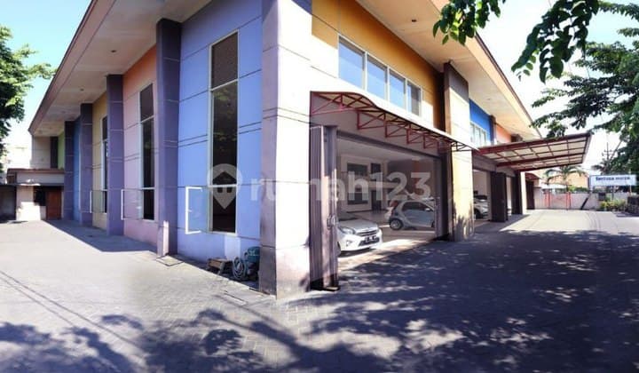 Bangunan Usaha Komersial Ngemplak Walikota Mustajab Genteng