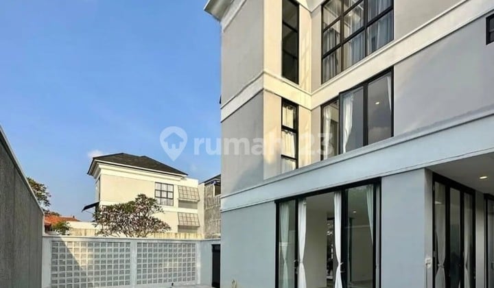 For Sale Rumah Baru Colonial Modern Bagus Semi Furnished SHM Ampera Kemang, Jakarta Selatan