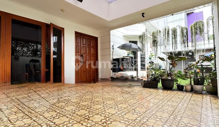 Dijual Rumah Bagus Semi Furnished SHM Cinere, Depok