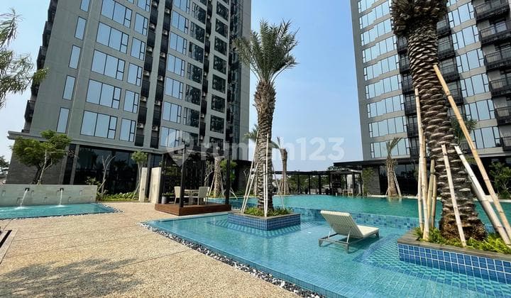 Dijual Apartment Corona Parc Suite 3 BR Bagus Semi Furnished