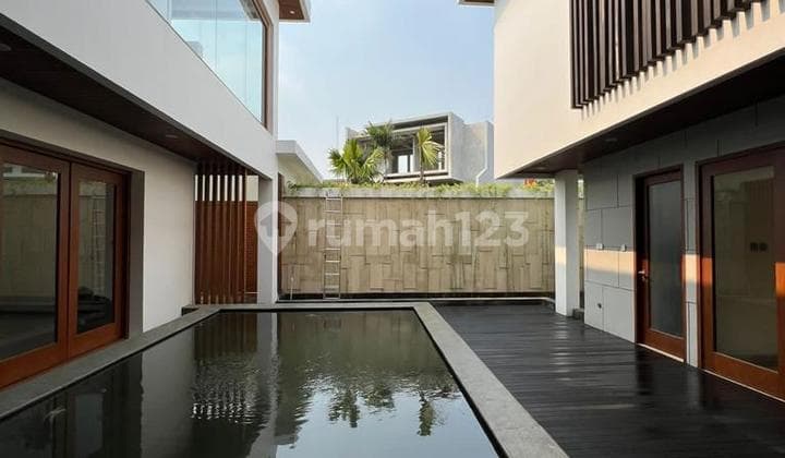 Rumah Bagus Semi Furnished SHM Pondok Indah, Jakarta Selatan