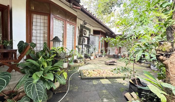 For Sale Rumah Bagus Semi Furnished SHM Mega Cinere, Depok