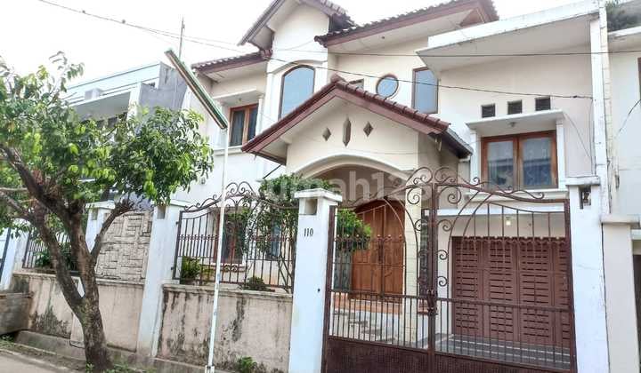 Rumah 2,5 Lantai Bagus SHM di Cinere, Depok