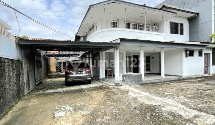 Rumah Bagus Semi Furnished SHM Kebayoran Baru, Kebayoran Baru