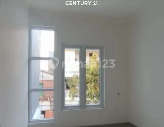 Brand New 2-Story House Ready to Move In at Beacukai Sukapura Complex