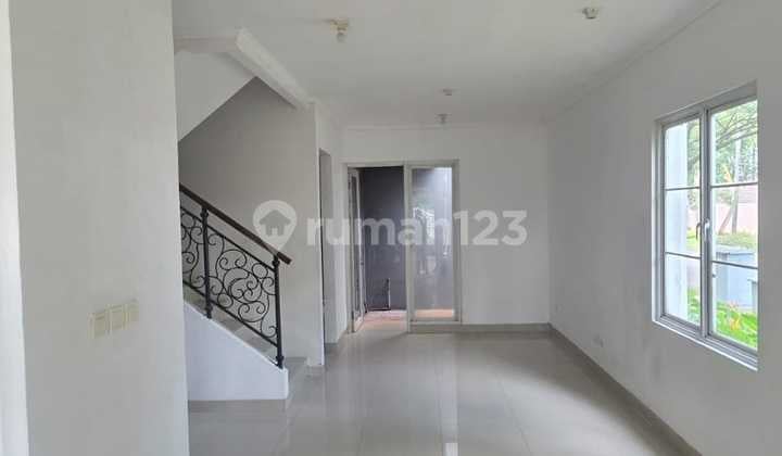 2-Storey House Hook Position in Michelia Cluster, Gading Serpong, Tangerang