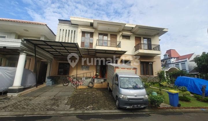 Rumah 2 Lantai Hoek Versailles BSD, Tangerang Selatan