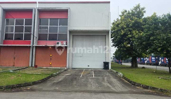 Gudang Dengan Kantor 2 Lantai di Kawasan Bizpoint Cikupa, Tangerang