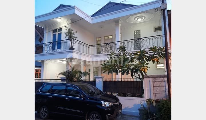 Rumah 2 Lantai Strategis di Griya Loka Bsd Tangerang Selatan