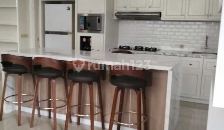 Disewakan Rumah 2 Lantai Bagus