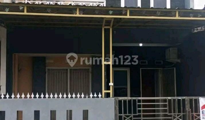 Rumah 2 Lantai Bagus Disewakan
