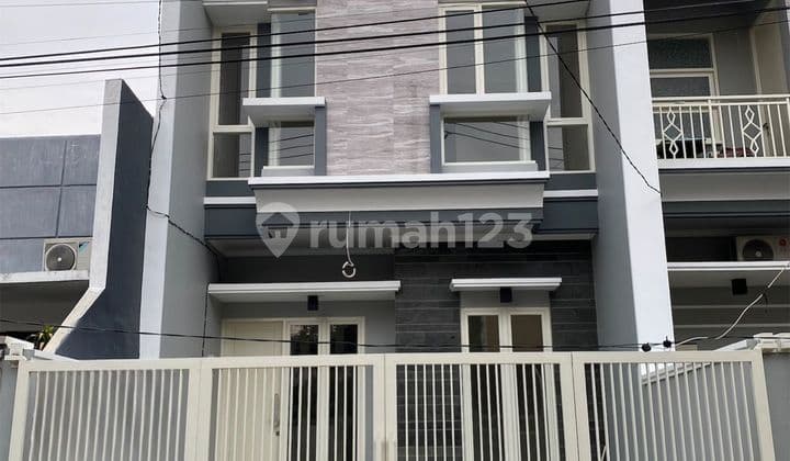 Dijual Rumah Minimalis Gress 2 Lantai di Mulyosari, Surabaya