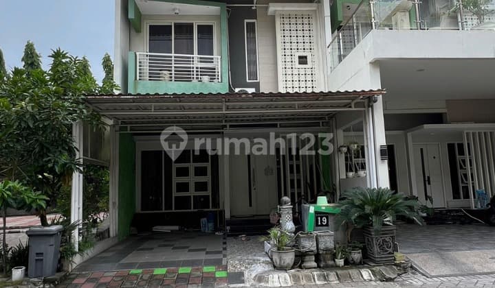 Dijual via lelang hunian 2 lantai di pusat kota gresik