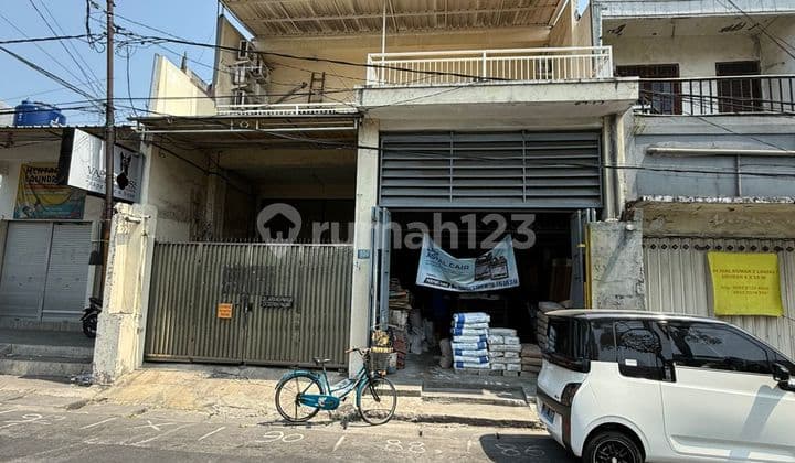Dijual Toko & Kos Aktif - Raya Semolowaru, Surabaya