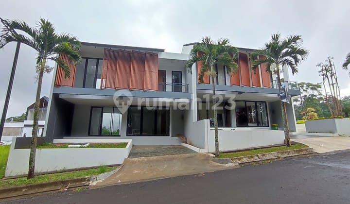 Modern House, Spacious Land, Dago Complex, North Bandung