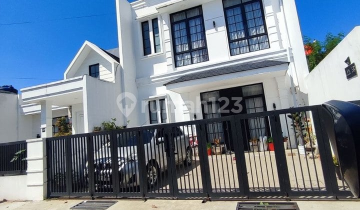Sell Classic 2-Story House in Cisaranten Kulon, Arcamanik, Bandung