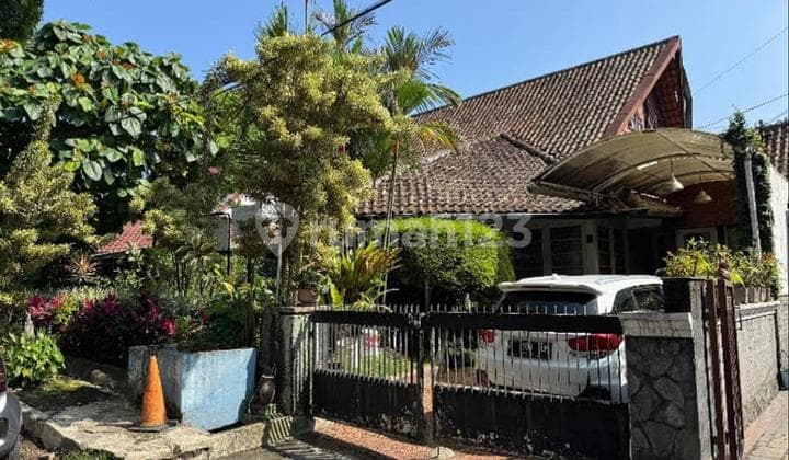 Jual Rumah Heritage Tanah Luas Banyak Taman Kota Bandung