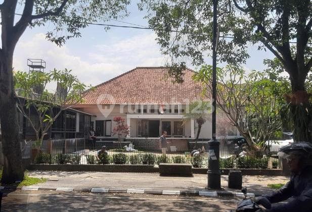 Dijual Rumah Heritage Pusat Kota Jalan Riau Bandung