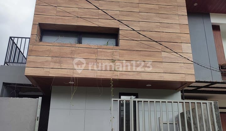 For Sale Ready Stock 2-Story House in North Cimahi Area Open Space