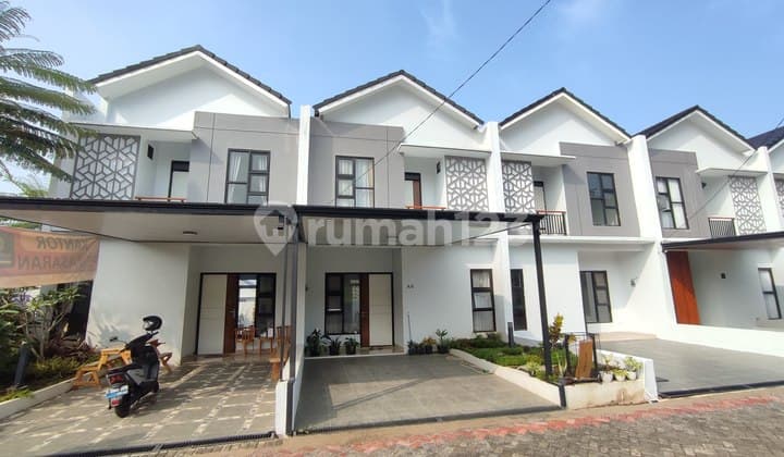 Dijual Rumah Villa 2Lantai Area Sejuk Bandung Barat