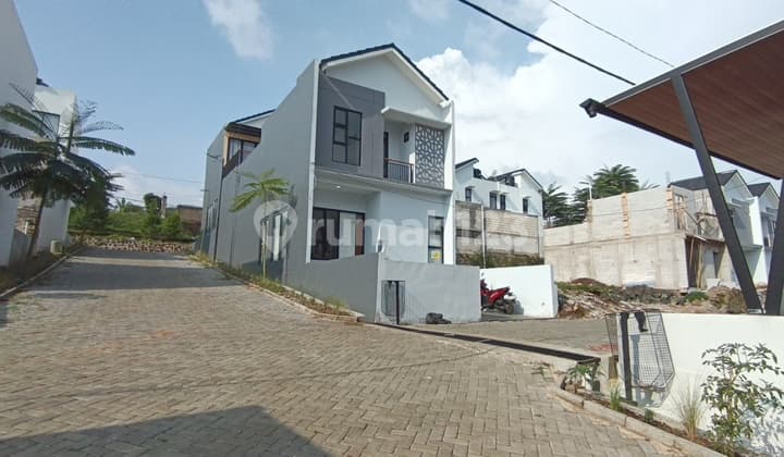 Botanical View Residence Rumah Villa 2lt Strategis