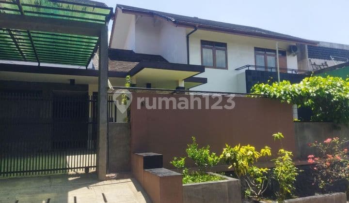 Jual Rumah Tanah Luas Asri SHM Komplek Cigadung Raya