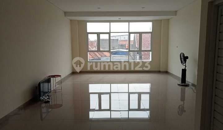 Disewakan Ruko Nyaman 2 Lantai Siap Pakai Lokasi Sangat Strategis di Bojongsoang, Bandung