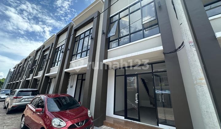 Ruko Siap Pakai Lokasi Strategis dan Ramai Cocok Semua Usaha