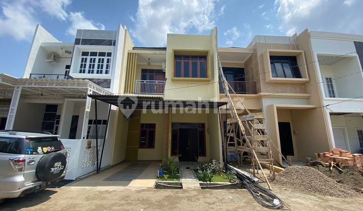 Di Jual Cepat Town House 2 Lantai Sangat Bagus Dan Terawat Lokasi Strategis Di Jl Macan Kumbang Palembang