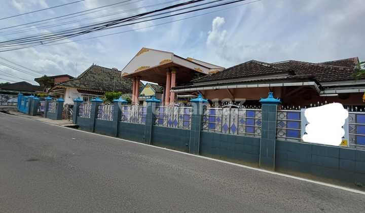 Dijual Cepat Rumah Mewah Luas Bonus Kolam Renang + 3 Unit Rumah Sewa di Ilir Barat 1 Palembang