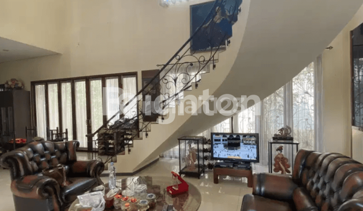RUMAH 2 LANTAI CILANDAK JAKARTA SELATAN LUAS SEMI FURNISHED SIAP HUNI BEBAS BANJIR STRATEGIS