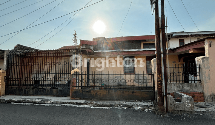 RUMAH DAN TANAH LUAS COCOK TEMPAT KOST ATAU KONTRAKAN