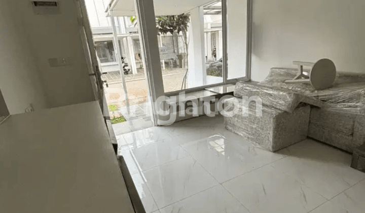 RUMAH 2 LANTAI BSD SEMI FURNISHED SIAP HUNI AMAN NYAMAN LOKASI PREMIUM