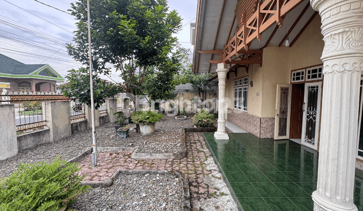 TANAH PLUS BANGUNAN MEDAN AREA INVESTASI UNTUNG LOKASI STRATEGIS BEBAS BANJIR