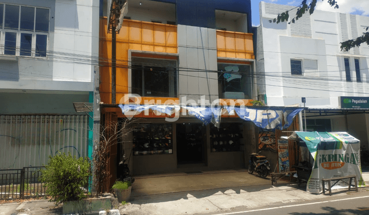 RUKO 3 LANTAI PINGGIR JALAN RAYA COCOK UNTUK USAHA