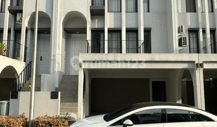 Disewakan Rumah Siap Huni Elegant di Greenwich BSD