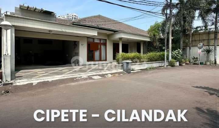 Rumah Tinggal Dekat Stasiun M R T Dalam Cluster Nyaman