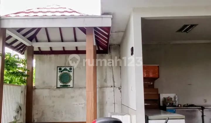 Di Jual Rumah 2 Lantai Di Pinggir Jalan Raya Duta Harapan Bekasi Dekat Summarecon Bekasi