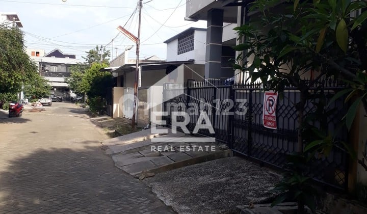 Di Jual Rumah Bebas Banjir di Pekayon Bekasi Selatan