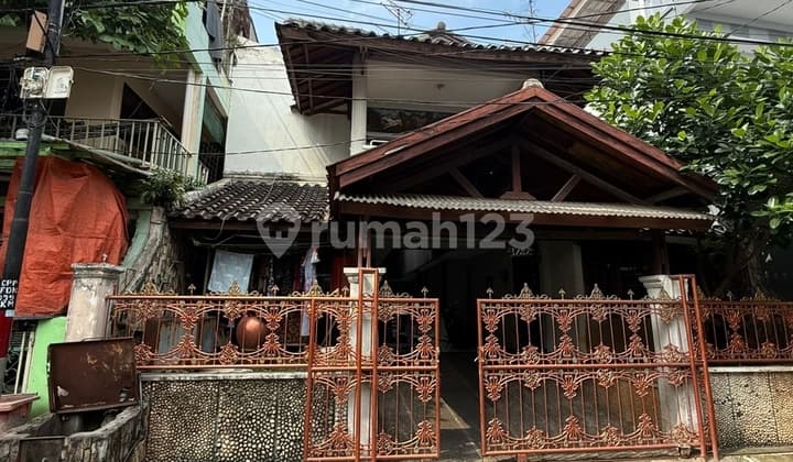 Dijual Kost - Kostan 12 Kamar Di Cempaka Putih Jakarta Pusat