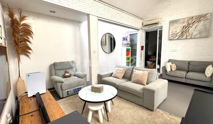 2-story house 6x17 102m 2BR La seine Cluster JGC Jakarta Garden City