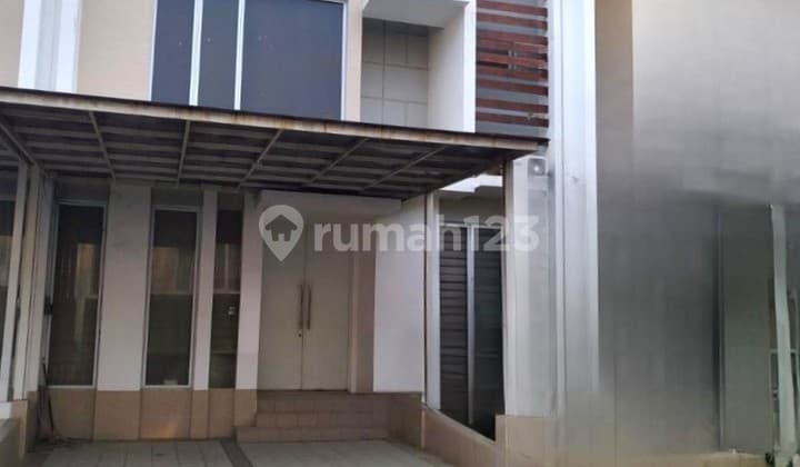 Renovated 2-story house 8x15 120m 4BR Cluster Yarra JGC Jakarta Garden City