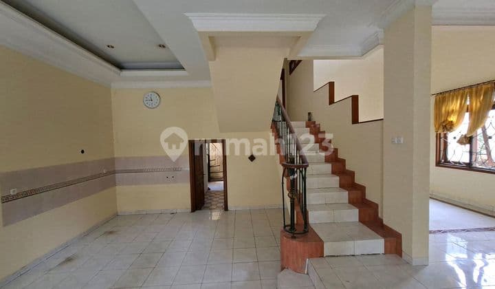 Dijual Rumah Di Istana Regensi, Bandung Utara