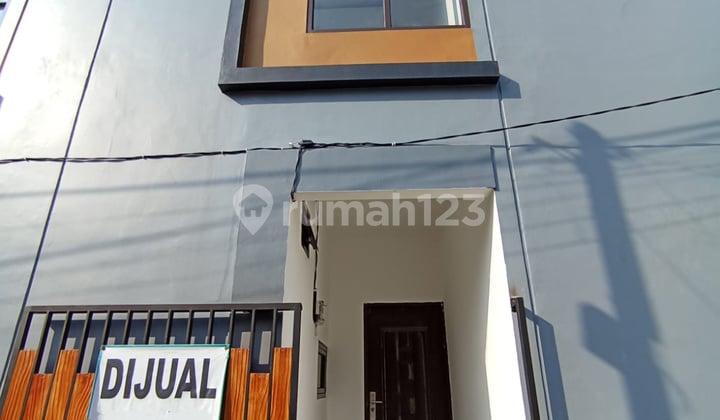 HOUSE FOR SALE AT AFFORDABLE PRICE IN PASEBAN SALEMBA, CENTRAL JAKARTA