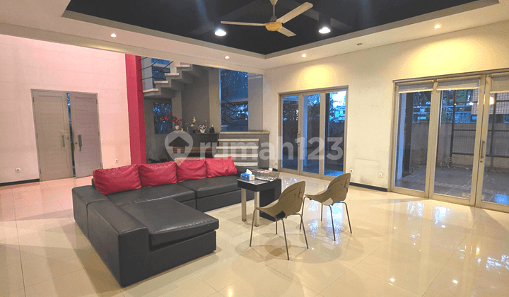 Rumah Astetik 2 Lantai Hook di Bsd, Tangerang Selatan